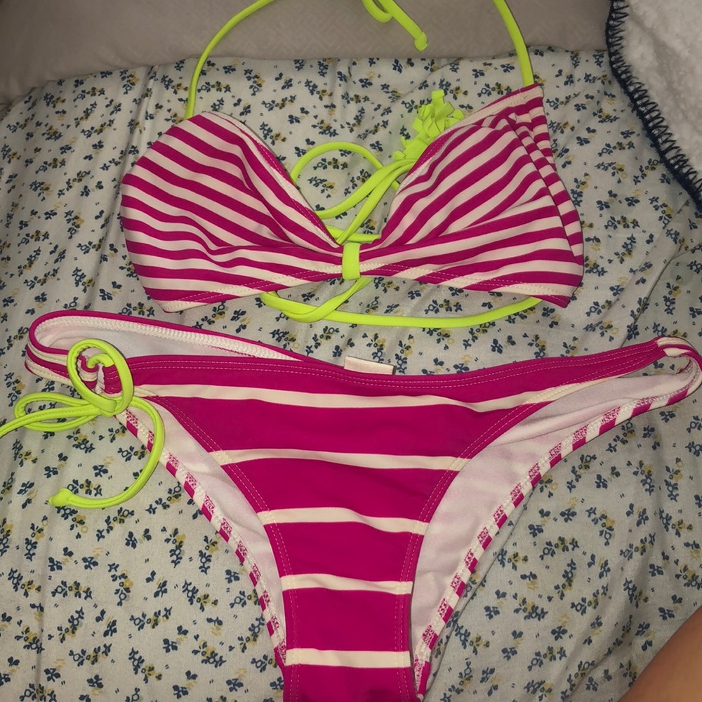 HOLLISTER BATHING SUIT